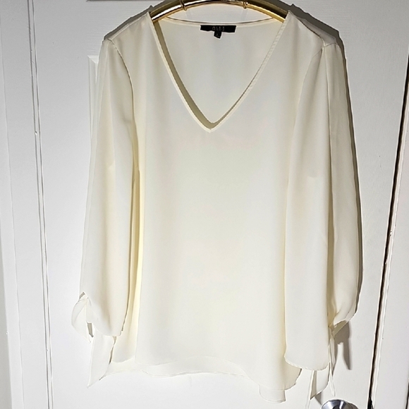 Alex Marie Elegant Cream V-Neck Blouse With Long Sleeves. Large - Picture 1 of 7